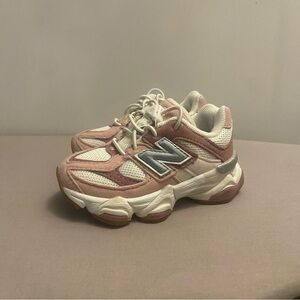New Balance 9060 ‘Rose Pink’ Toddler Sneakers- SZ 5 In Like New Condition